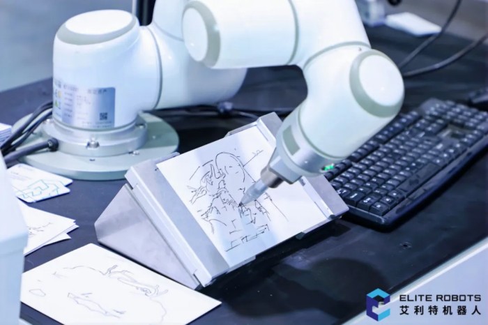 AG庄闲绘画机器人