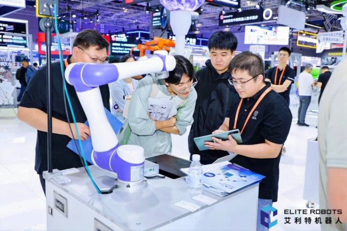 AG庄闲协作机器人